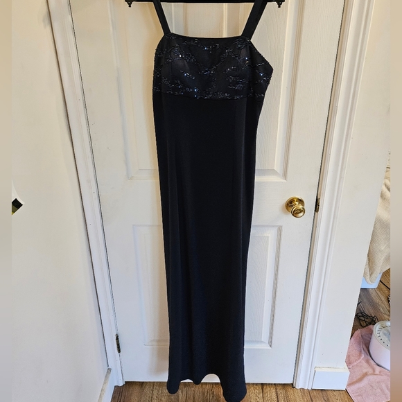 Beautiful Navy Mother of the Bride or Groom Dress with Sequined Top - Picture 5 of 7